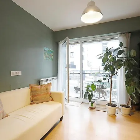 Bright 2 Bedrooms And 2 Bathrooms, Balcony And Views 公寓 *