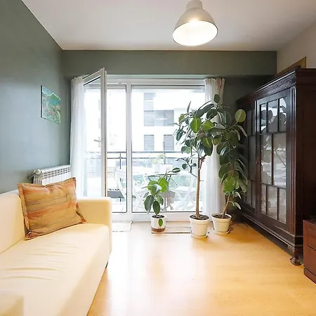 Bright 2 Bedrooms And 2 Bathrooms, Balcony And Views Apartment *